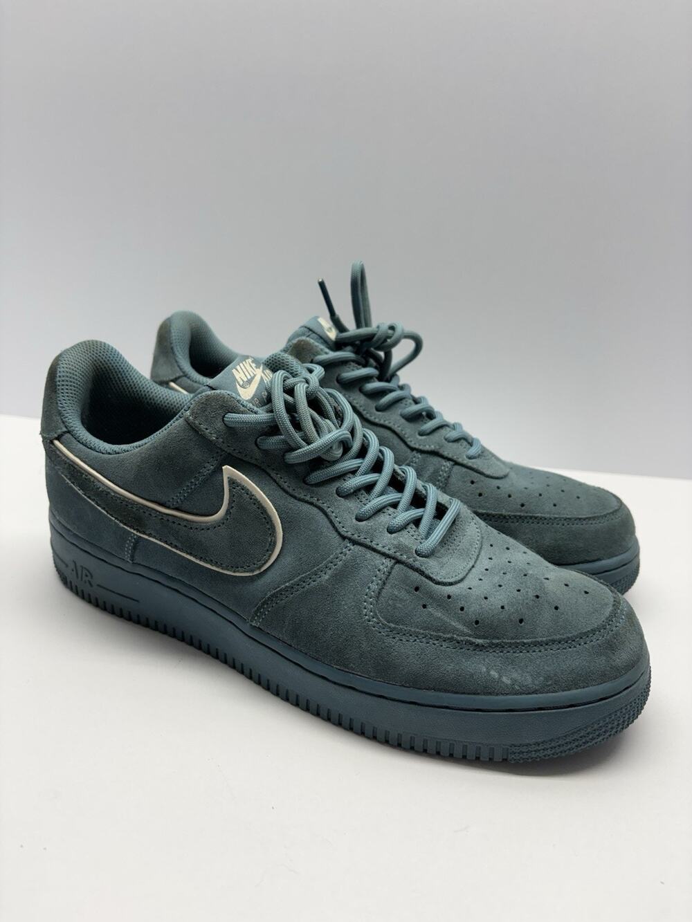 Nike Air Force 1 ‘07 LV8 Suede Men’s Size 8.5 Blue Teal Casual Sneakers Shoes